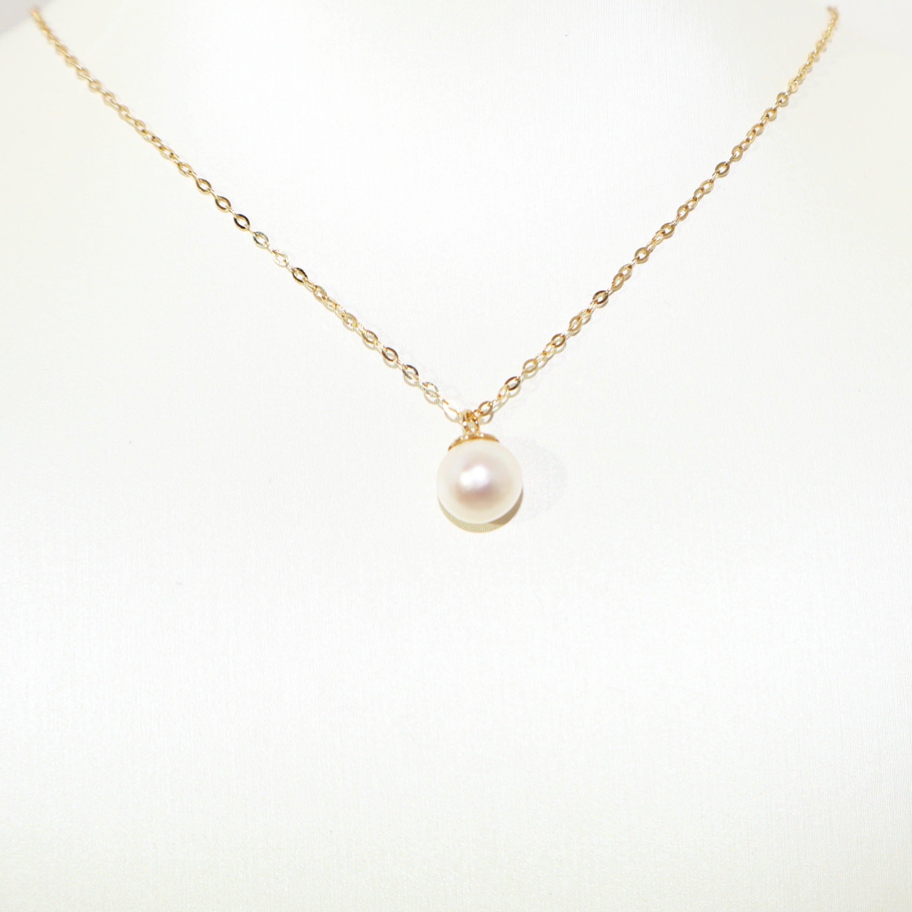 Freshwater Pearl Pendant Necklace | 10k Solid Gold